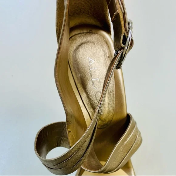 Aldo Kaveney-82 Gold Heels - Picture 2 of 7